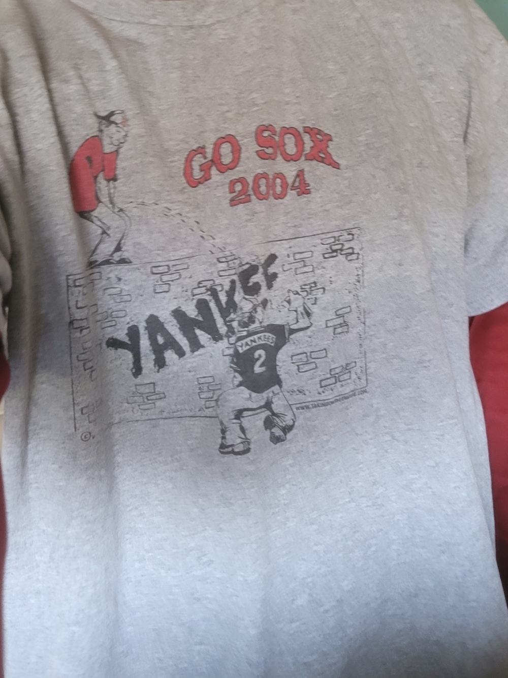 Go Sox 2004 XL (wears like a LARGE) Gray T-Shirt Holy Grail Of Red Sox T-shirts